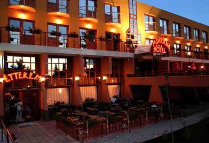Mosonmagyaróvár Hotel Minerva מראה חיצוני תמונה