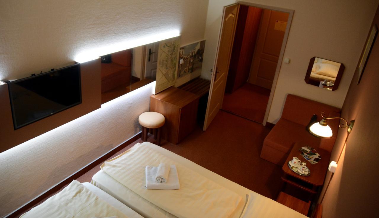 Mosonmagyaróvár Hotel Minerva מראה חיצוני תמונה
