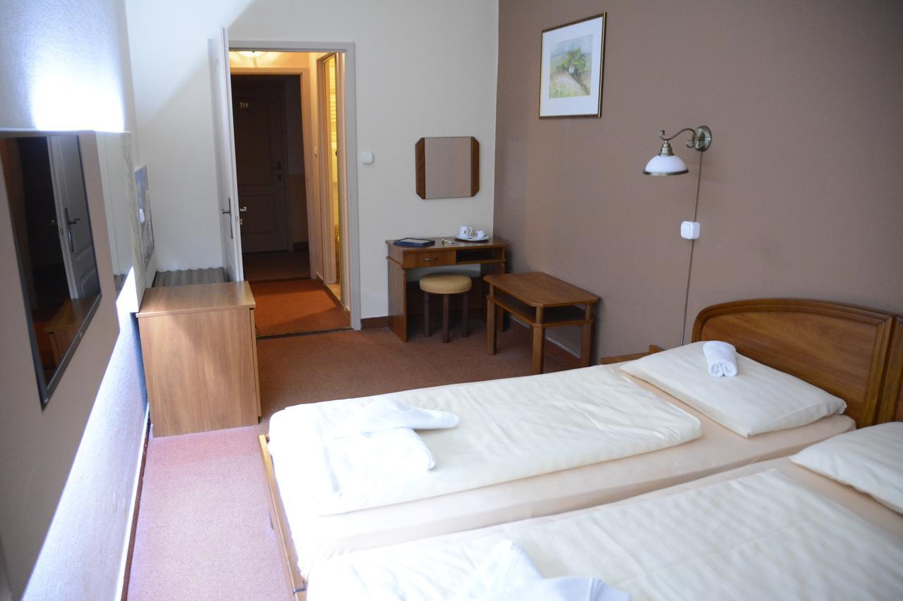 Mosonmagyaróvár Hotel Minerva מראה חיצוני תמונה