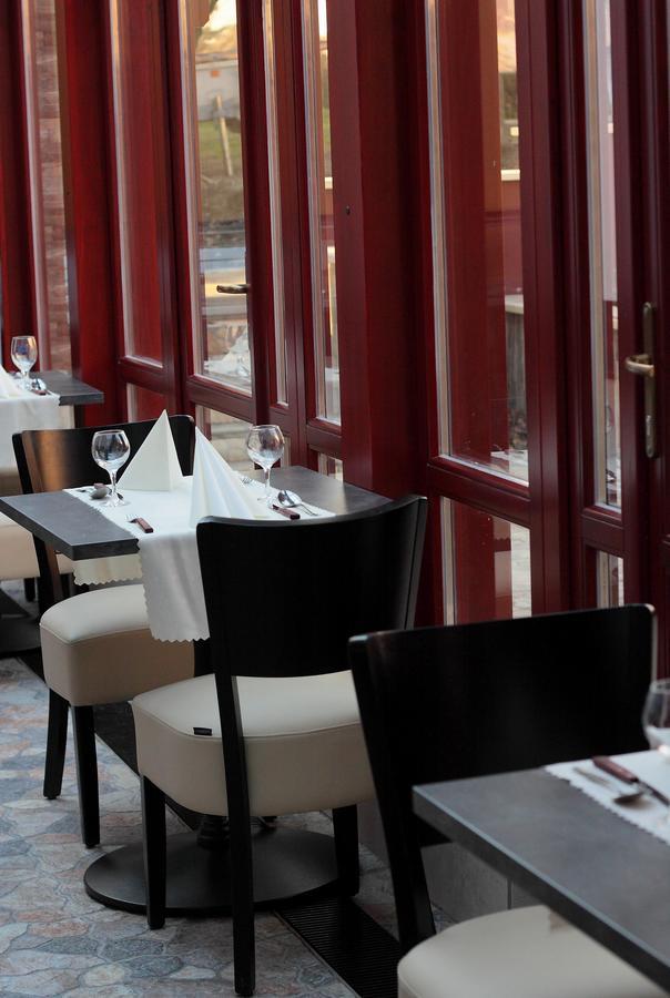 Mosonmagyaróvár Hotel Minerva מראה חיצוני תמונה