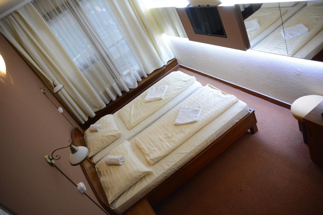 Mosonmagyaróvár Hotel Minerva מראה חיצוני תמונה